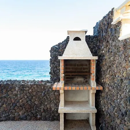 Homelike Romantic Sea Front House Pool Appartement Güimar