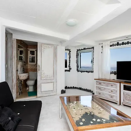Homelike Romantic Sea Front House Pool Appartement