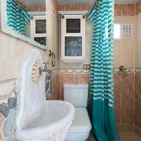 Homelike Romantic Sea Front House Pool Appartement Güimar