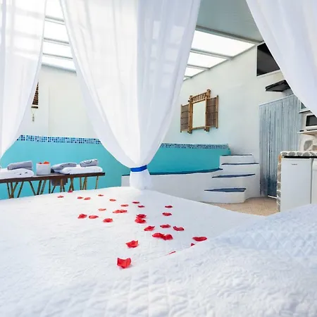 Apartmán Homelike Romantic Sea Front House Pool