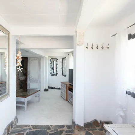 Homelike Romantic Sea Front House Pool Güimar